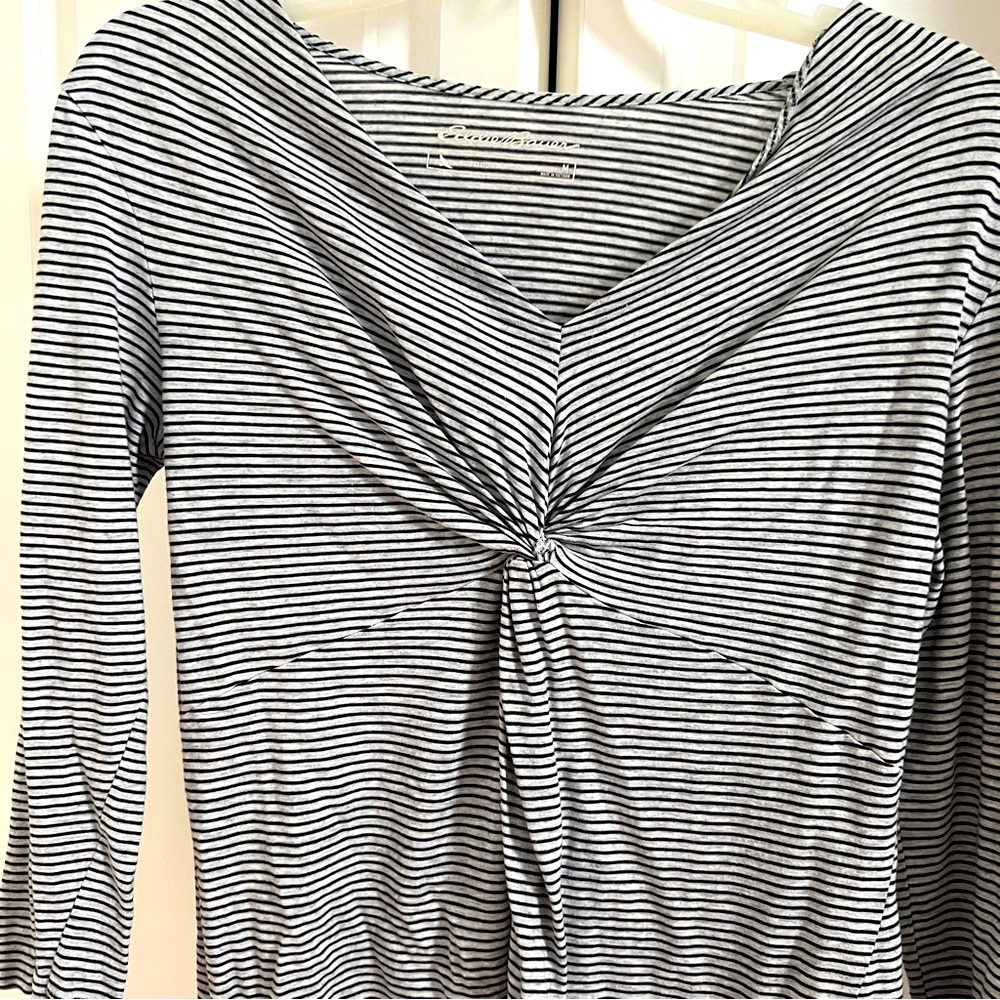 Eddie Bauer Twist Front V Neck 3/4 Sleeve Medium - Picture 4 of 7